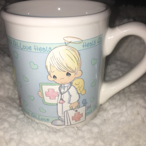 Precious Moments Vintage Love Heals All Coffee Mug - Picture 3 of 3